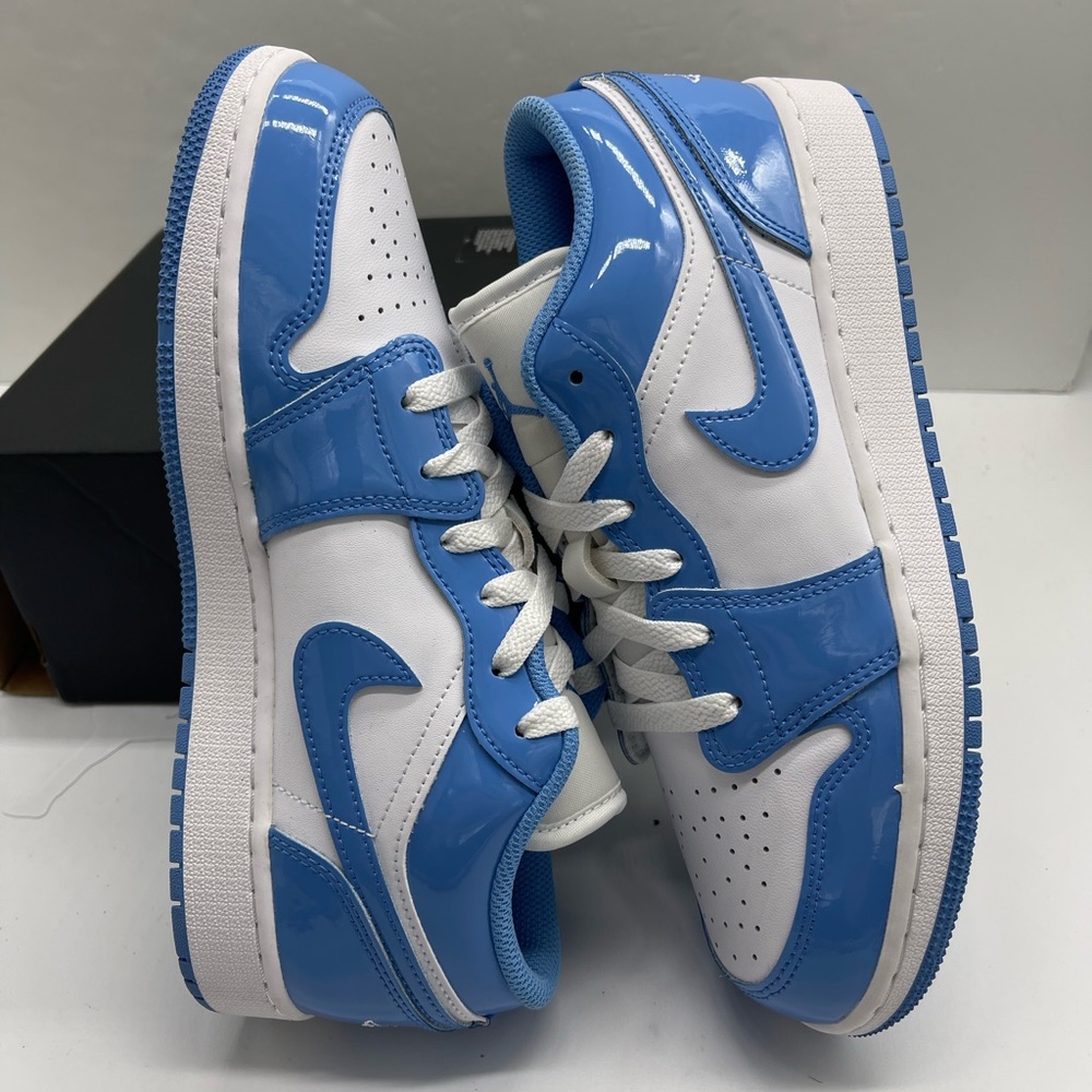 Jordan WMNS AIR JORDAN 1 LOW SE
WHITE/LEGEND BLUE FZ3929 114
Sneakers - Picture 7 of 16